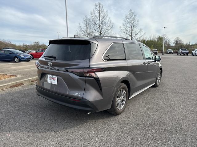 2023 toyota sienna xle