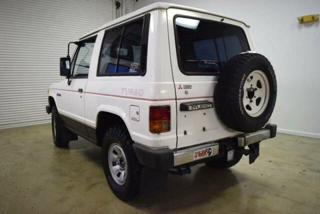1988 mitsubishi pajero turbo diesel 133,000 miles black suv other other manual