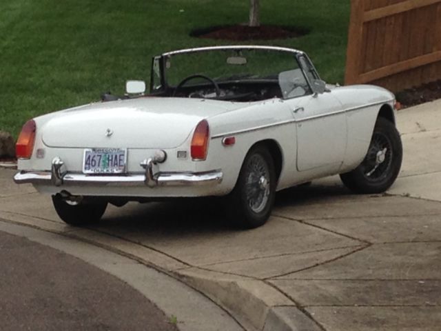 1974 mgb -- beautifully running, refurbished engine, always garaged. no reserve!