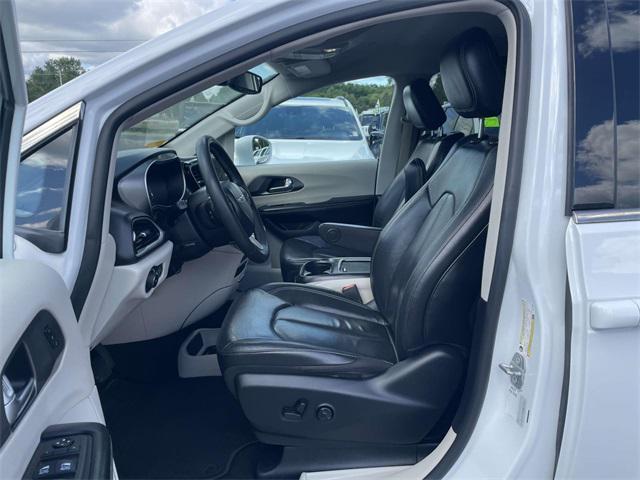 2022 chrysler pacifica touring l