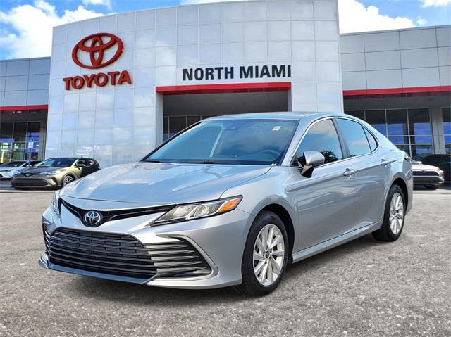 2024 toyota camry le