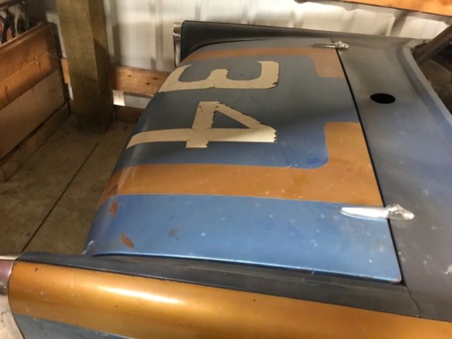 1965 triumph tr4. race car easily converted back to street , runs well low res