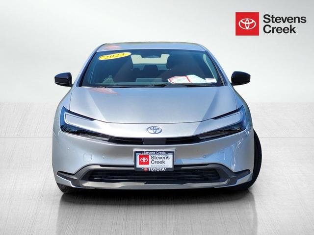 2023 toyota prius le