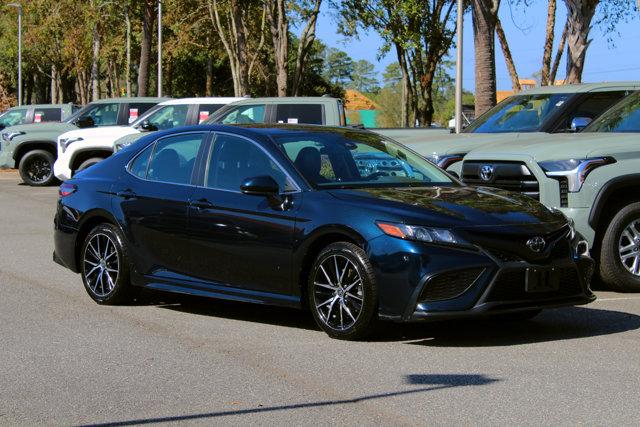 2021 toyota camry se