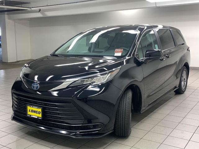 2023 toyota sienna le