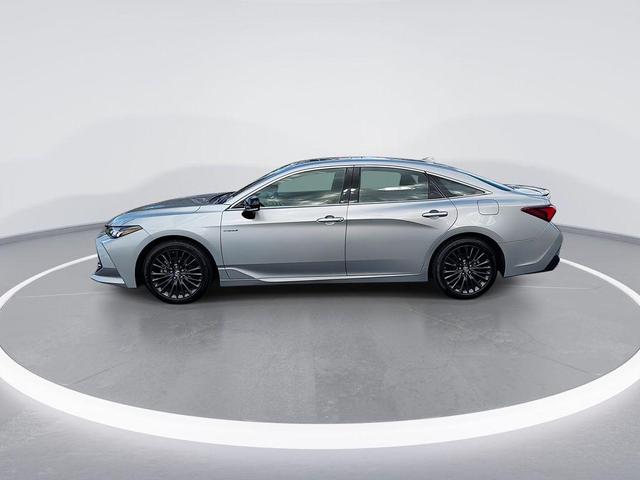 2019 toyota avalon hybrid xse