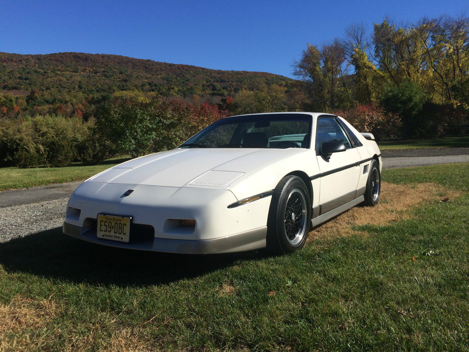 1985 pontiac fiero gt coupe 2-door 2.8l
