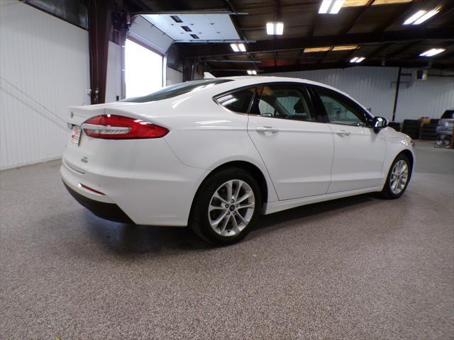 2020 ford fusion hybrid se