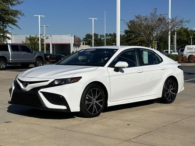2023 toyota camry se