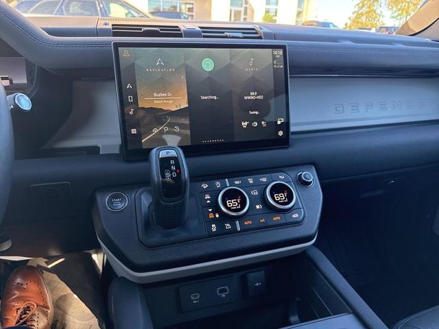 2023 land rover defender se