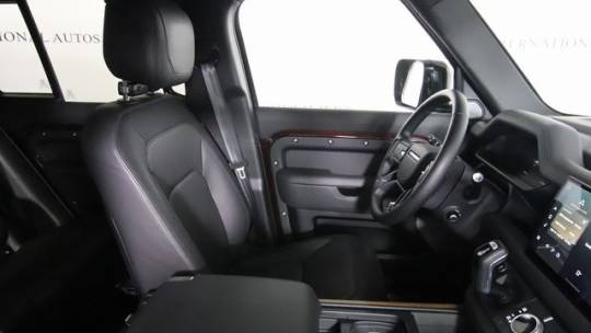 2023 land rover defender 130 x-dynamic se