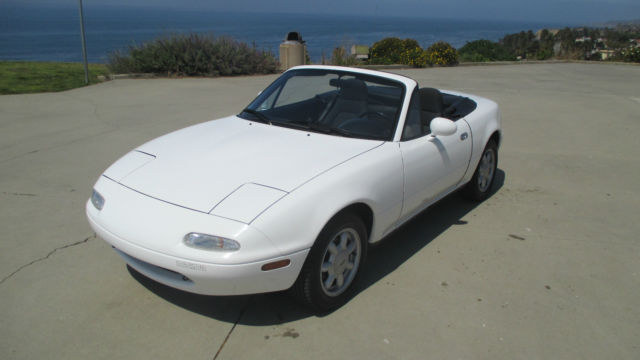 1990 miata in showroom condition. only 6,300 miles