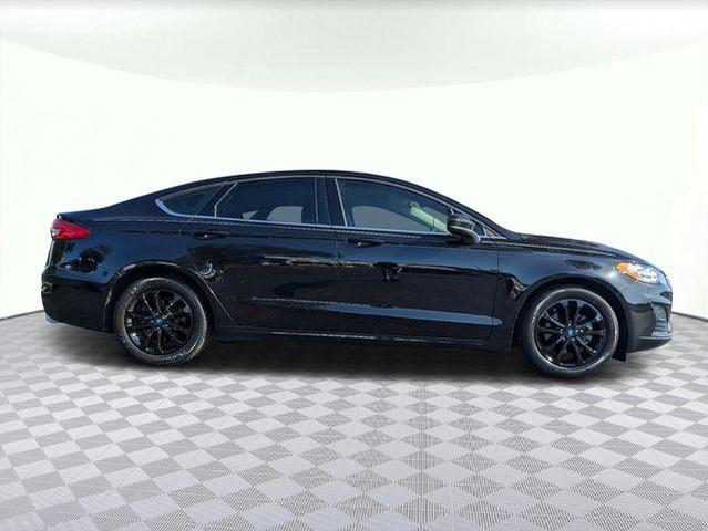 2020 ford fusion se