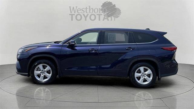 2022 toyota highlander le