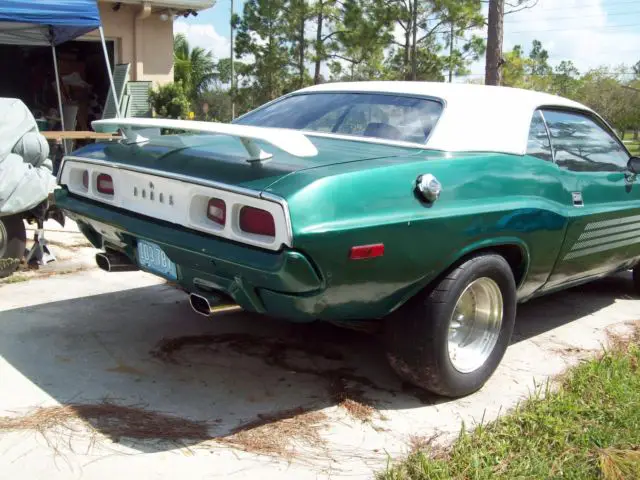 dodge challenger rallye car 1972