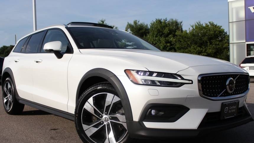 2023 volvo v60 cross country b5 plus