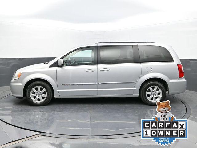 2012 chrysler town & country touring