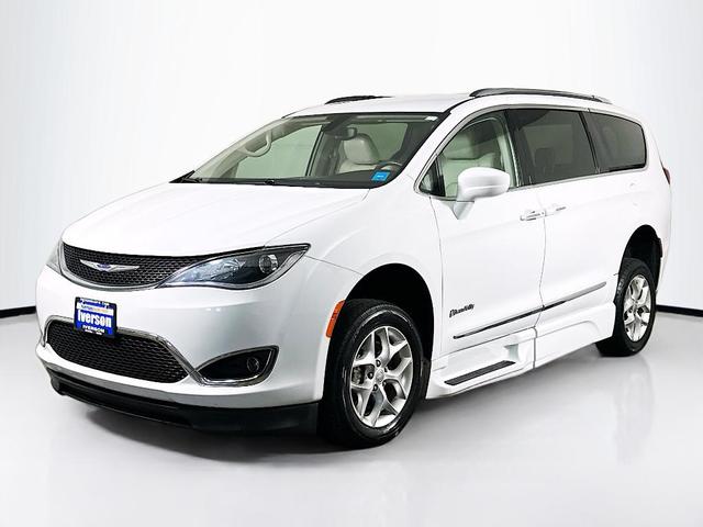 2020 chrysler pacifica touring-l
