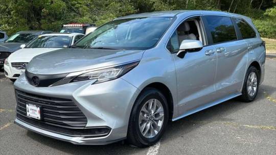 2021 toyota sienna le 8-passenger