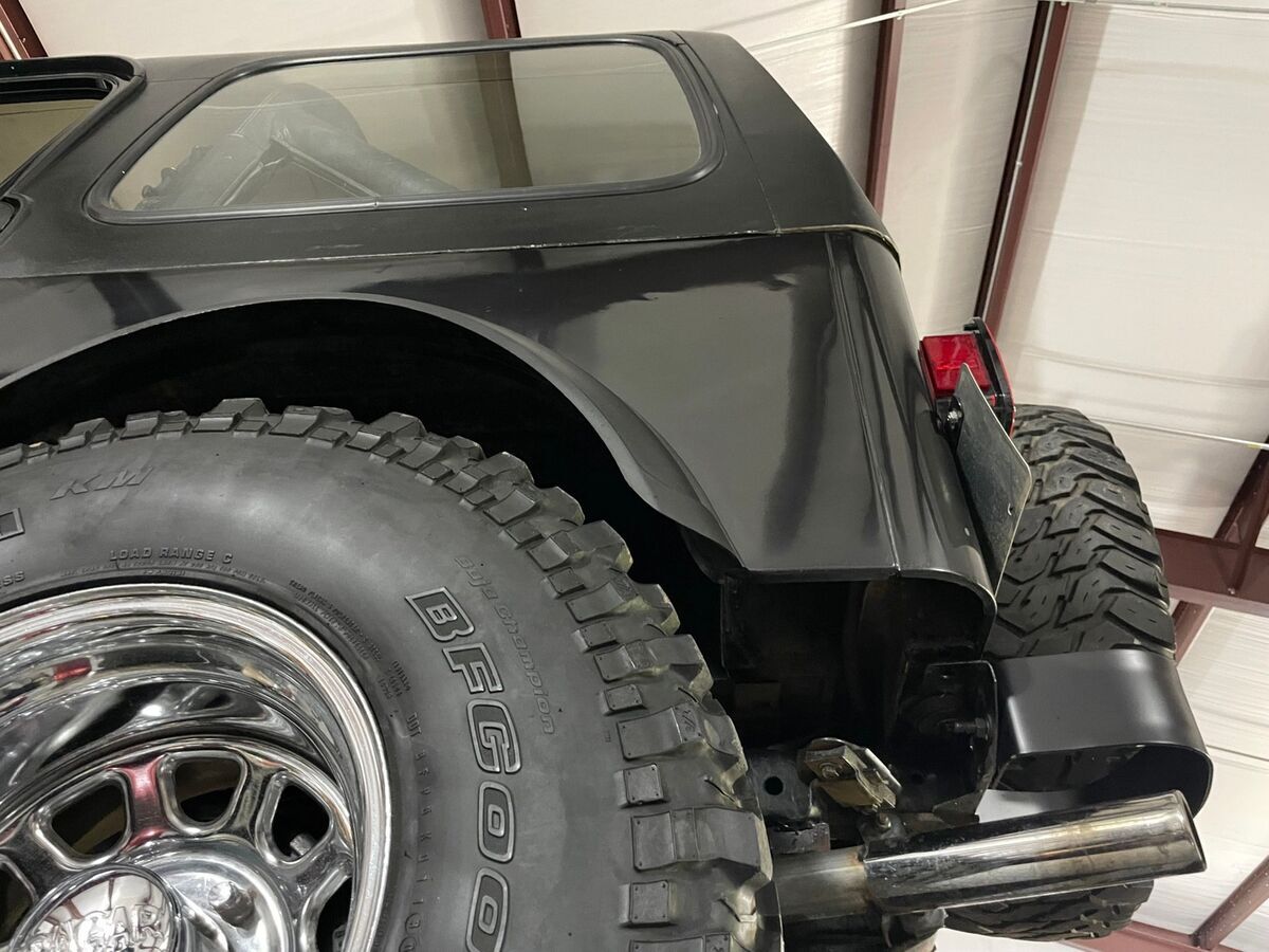 1983 jeep cj-7, 4.2 liter 6cyl power steering, disc brakes, solid body and frame