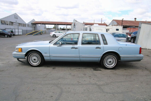 1992 lincoln town car signature 102k low miles automatic 8 cylinder no reserve