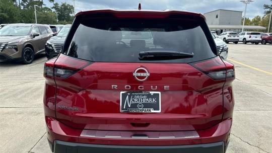 2025 Nissan sv