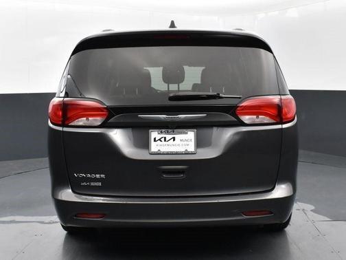 2021 chrysler voyager in saint louis, missouri