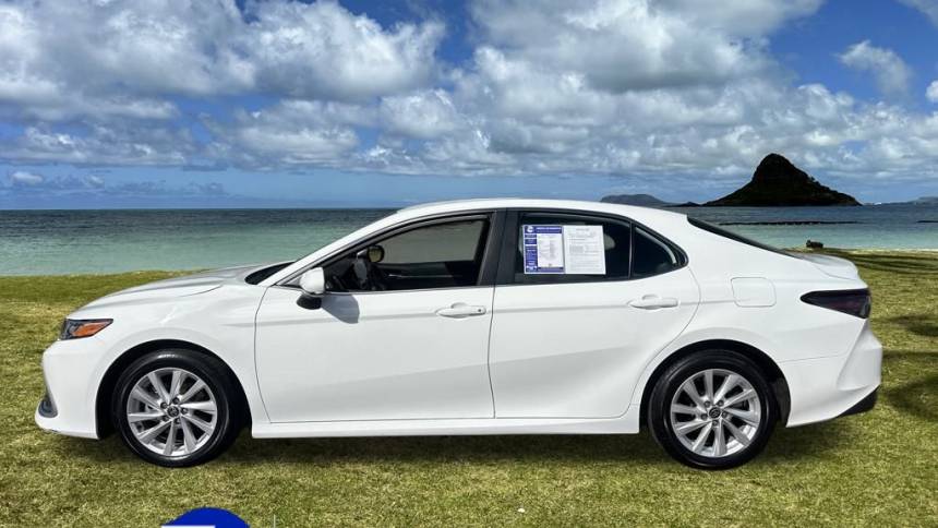 2024 toyota camry le