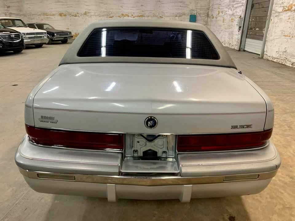 59k actual miles roadmaster limited 5.7 v8