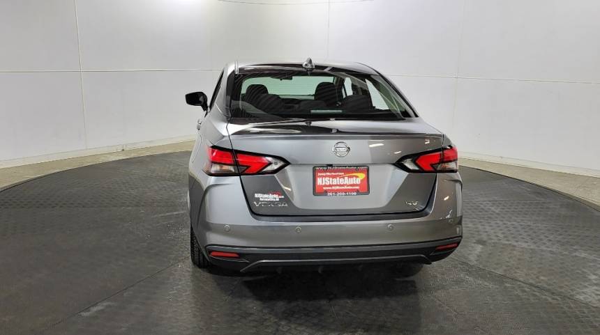 2021 nissan versa sv