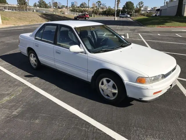 1993 honda accord, motorhome tow vehicle, 10th anniversary model, white and blue