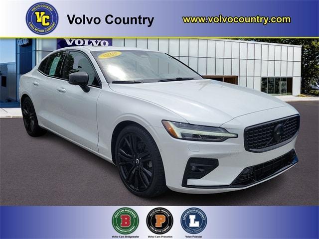 2024 volvo s60 b5 plus black edition