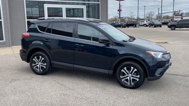 2017 toyota rav4 le in appleton, wisconsin