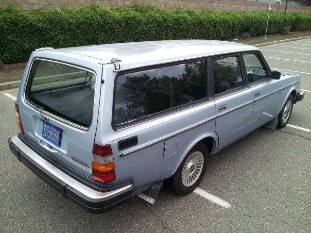 1982 volvo 240 diesel wagon low miles 136k, nice blue velour interior, well kept