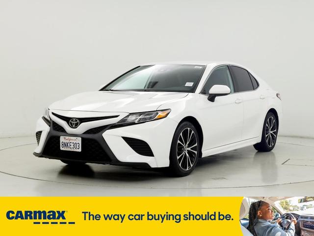 2020 toyota camry se