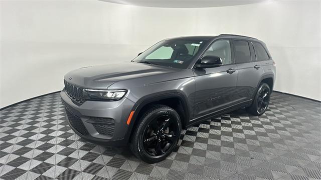 2022 jeep grand cherokee laredo