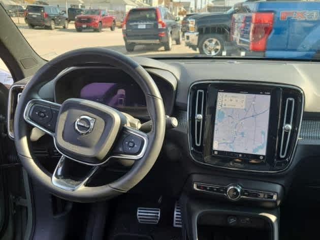 2022 volvo xc40 recharge pure electric plus