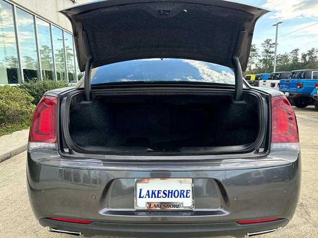 2021 chrysler 300 s