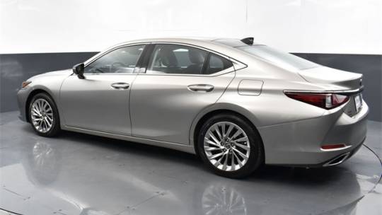 2021 Lexus ES 350 ultra luxury