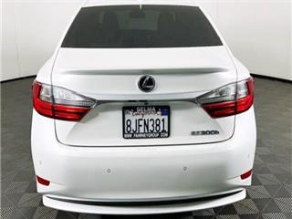 2016 Lexus ES base