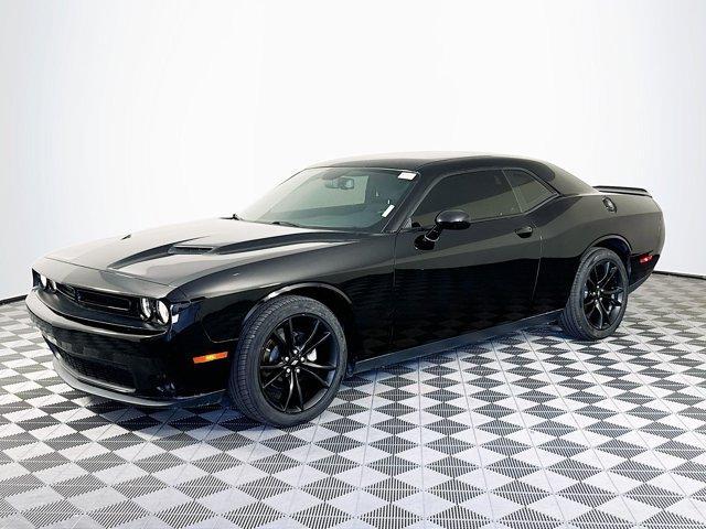 2018 dodge challenger sxt