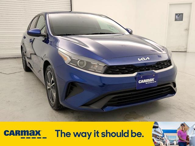 2022 kia forte lxs
