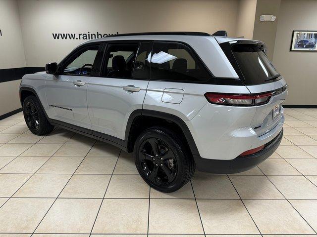 2022 jeep grand cherokee altitude