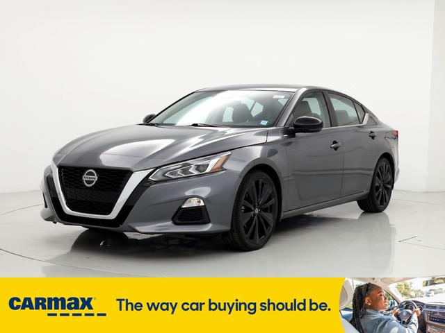 2021 nissan altima sr