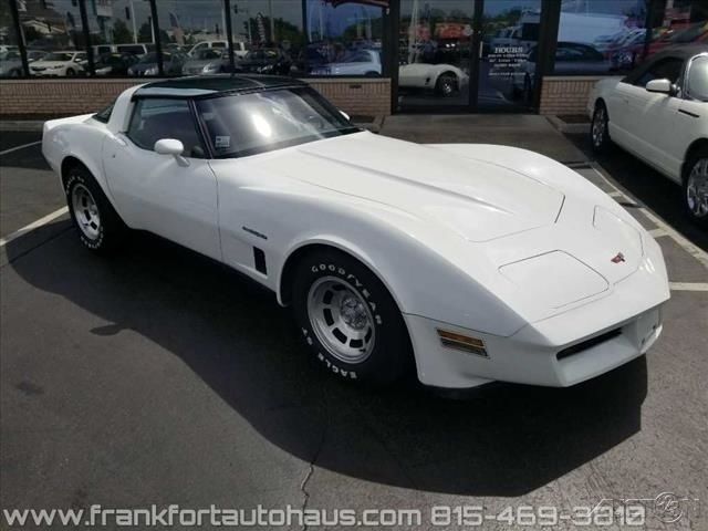 1982 one owner ! glass top ! used 5.7l v8 16v automatic rwd