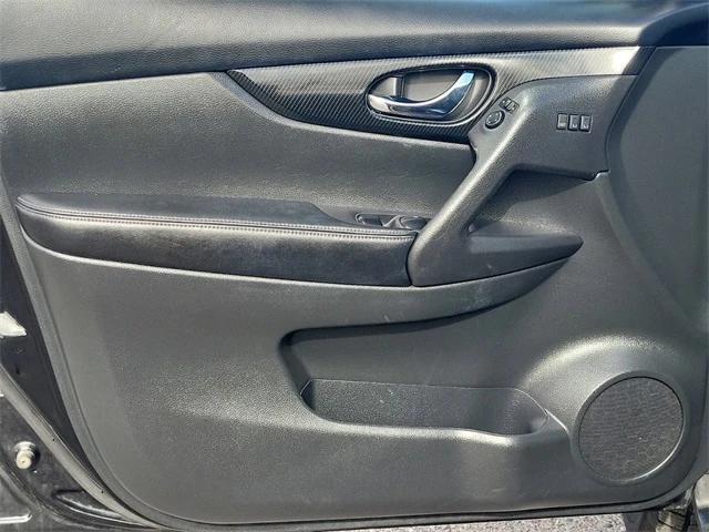 2019 nissan rogue sl