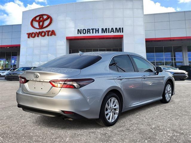 2024 toyota camry le