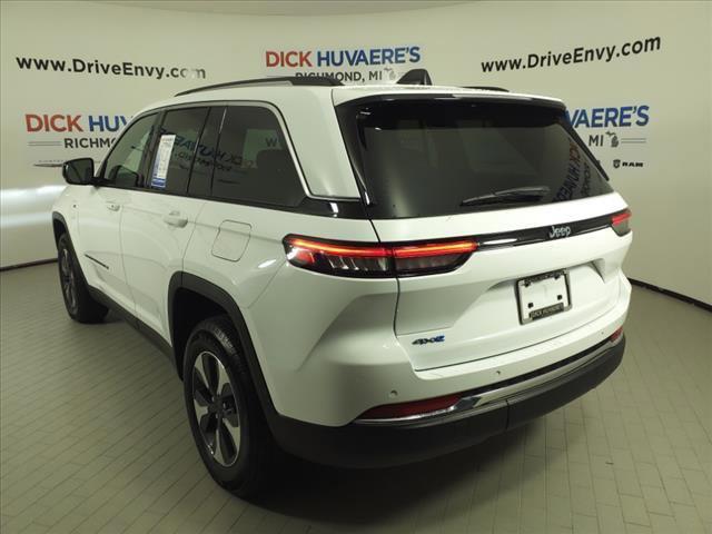 2023 jeep grand cherokee 4xe base
