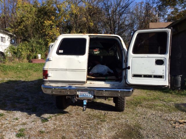 1991 chevy suburban 2500 4wd squarebody factory a/c 350 automatic no reserve