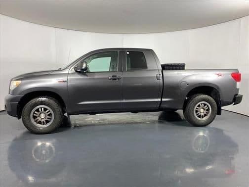 2011 toyota tundra in northwoods, illinois